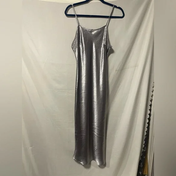 Elegant Gray Knit Cardigan and Silver Dress Set - Picture 5 of 6